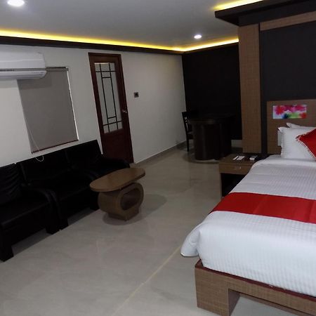 Hotel A J Park Alappuzha Exterior foto